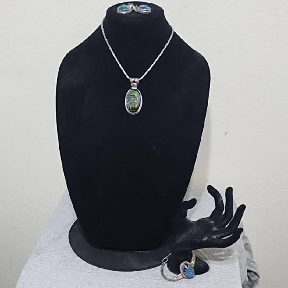Silver and Green Statement Necklace with Oval Pendant